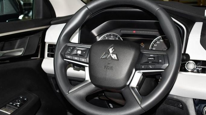 جديدة Mitsubishi Outlander IV, 2.5 l, 2024 في في دبي من High Line Auto، اللون فضي. مواصفات الخليج | AUTO.AE