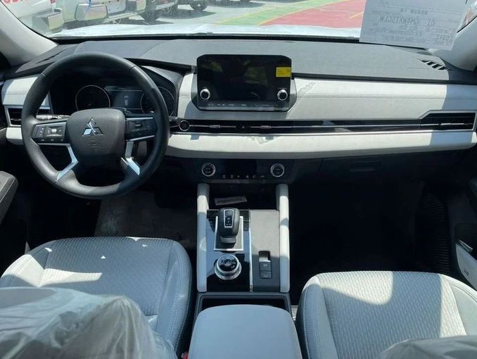 جديدة Mitsubishi Outlander IV, 2.5 l, 2023 في في دبي من High Line Auto، اللون أسود. مواصفات الخليج | AUTO.AE