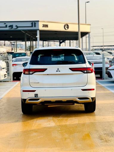 New Mitsubishi Outlander IV, 2.5 l, 2021 in Dubai by ANDIAMO MOTORS FZE, White color. GCC Specs | AUTO.AE