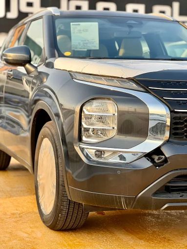 New Mitsubishi Outlander IV, 2.5 l, 2025 in Dubai by ANDIAMO MOTORS FZE, Black color. GCC Specs | AUTO.AE