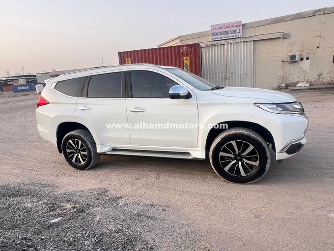 Used Mitsubishi Pajero Sport III, 2.4 l, 2018 in Dubai by Alhamd Motors, White color. Other | AUTO.AE