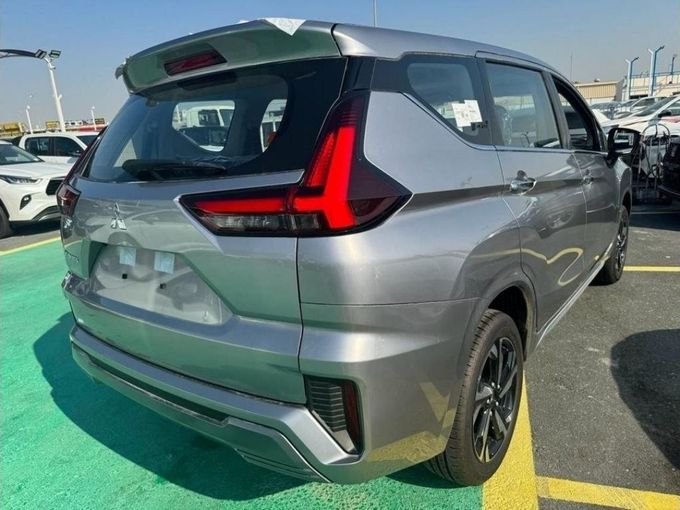 New Mitsubishi Xpander I Facelift, 1.5 l, 2024 in Dubai by Mohamed Hakim Motors, Silver color. GCC Specs | AUTO.AE
