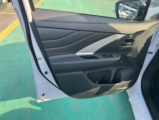 New Mitsubishi Xpander I, 1.5 l, 2024 in Dubai by Mohamed Hakim Motors, White color. GCC Specs | AUTO.AE