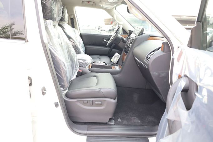 Новый Nissan Armada II Рестайлинг, 5.6 л, 2024 в Дубае от JES Motors Белый цвет. Американская | AUTO.AE