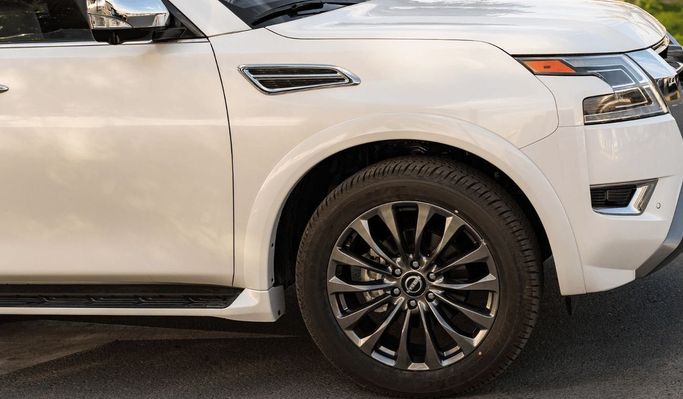 New Nissan Armada II Facelift, 5.6 l, 2024 in Dubai by Altass Motors, White color. Other | AUTO.AE