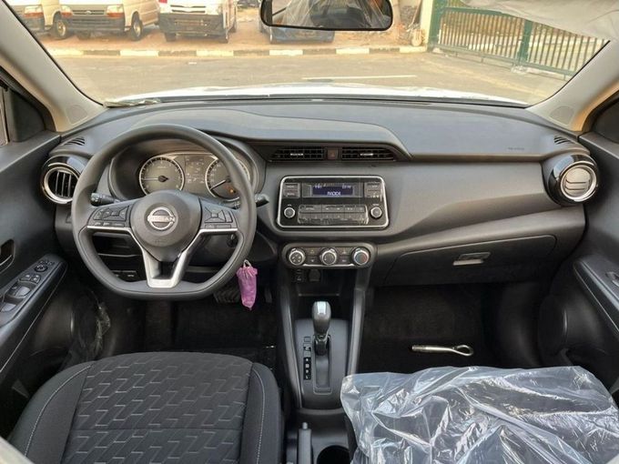 New Nissan Kicks I Facelift, 1.6 l, 2024 in Dubai by Mohamed Hakim Motors, White color. GCC Specs | AUTO.AE