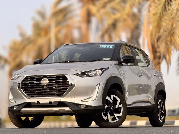 New Nissan Magnite I, 1.0 l, 2023 in Dubai by MENAMOTORS, Silver color. Other | AUTO.AE