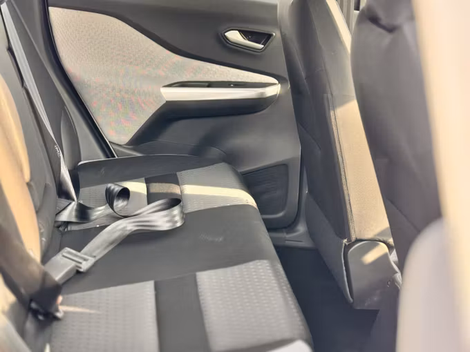 New Nissan Magnite I, 1.0 l, 2023 in Dubai by MENAMOTORS, Silver color. Other | AUTO.AE