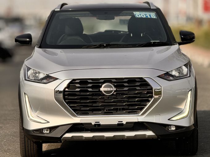 New Nissan Magnite I, 1.0 l, 2023 in Dubai by MENAMOTORS, Silver color. Other | AUTO.AE