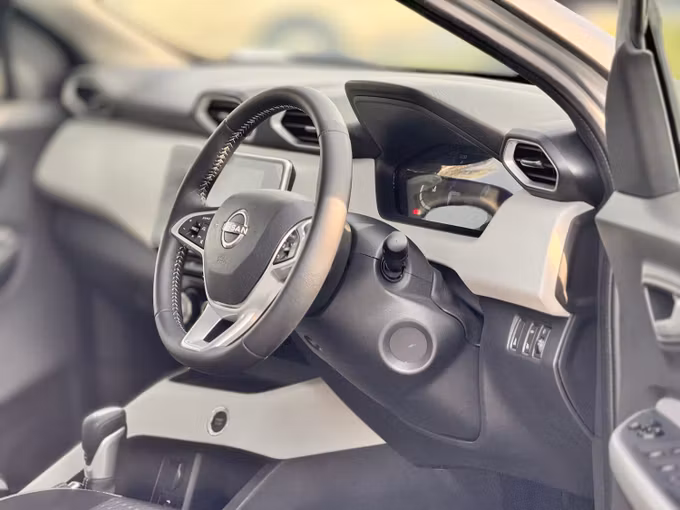 New Nissan Magnite I, 1.0 l, 2023 in Dubai by MENAMOTORS, Silver color. Other | AUTO.AE