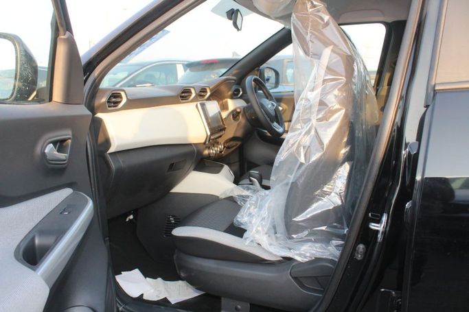 New Nissan Magnite I, 1.0 l, 2023 in Dubai by MENAMOTORS, Black color. Other | AUTO.AE