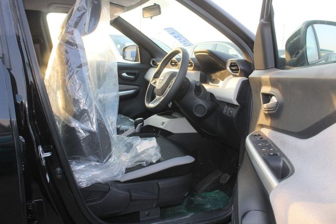 New Nissan Magnite I, 1.0 l, 2023 in Dubai by MENAMOTORS, Black color. Other | AUTO.AE