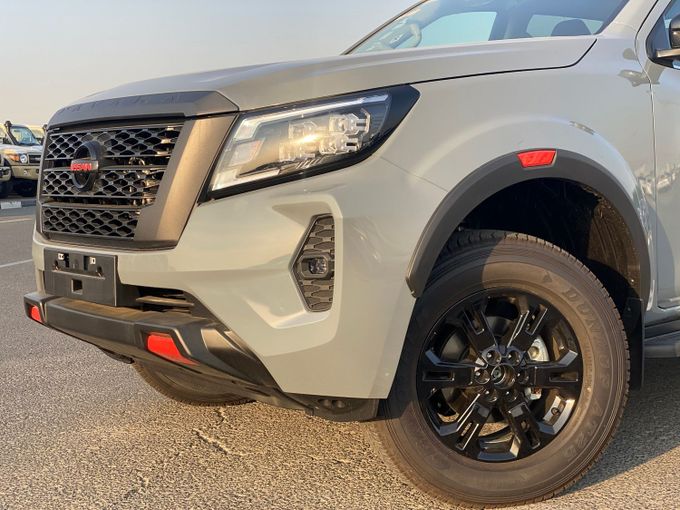 Новый Nissan Navara (Frontier) IV (D23), 2.5 л, 2025 в Дубае от MENAMOTORS Серый цвет. Other | AUTO.AE