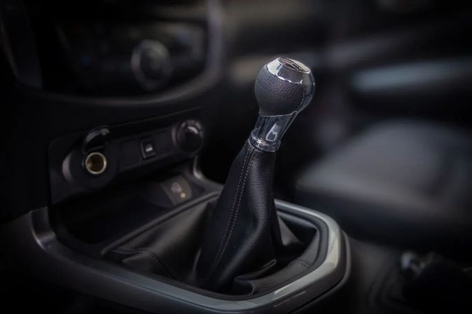 Новый Nissan Navara (Frontier) IV (D23), 2.5 л, 2024 в Дубае от Albustanji Motors FZCO Серый цвет.  | AUTO.AE