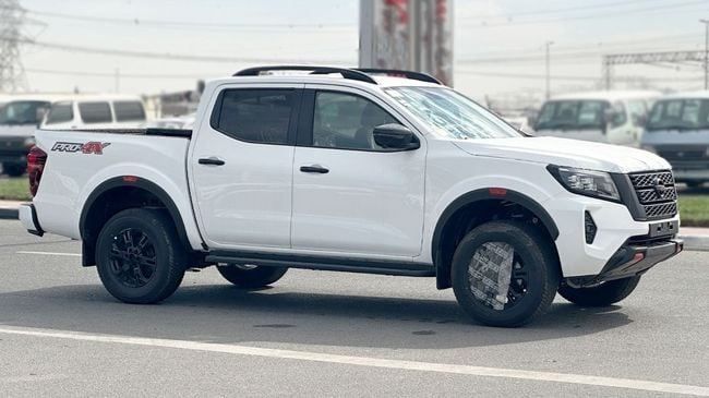 Новый Nissan Navara (Frontier) IV (D23), 2.5 л, 2025 в Дубае от Falcons GT Motors FZCO Белый цвет. Европейская | AUTO.AE