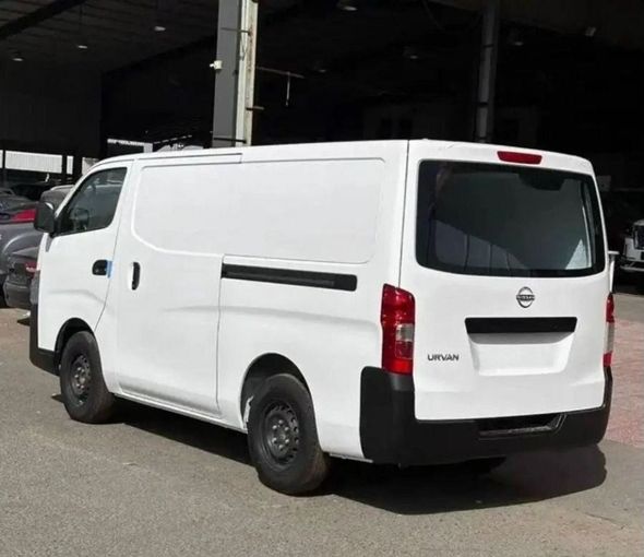 New Nissan NV350 Caravan I Facelift, 2.5 l, 2022 in Dubai by Mohamed Hakim Motors, White color. Other | AUTO.AE