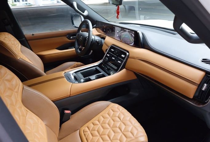 Nissan Patrol VI (Y62) Рестайлинг 2, 2025 внедорожник 5 дв. бизнес класса в Дубае от POF RENTAL белый цвет | AUTO.AE