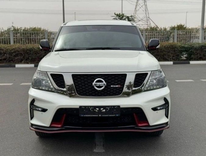 Подержанный Nissan Patrol VI (Y62) Рестайлинг 2, 5.6 л, 2019 в Дубае от Royal Motors Белый цвет. GCC | AUTO.AE