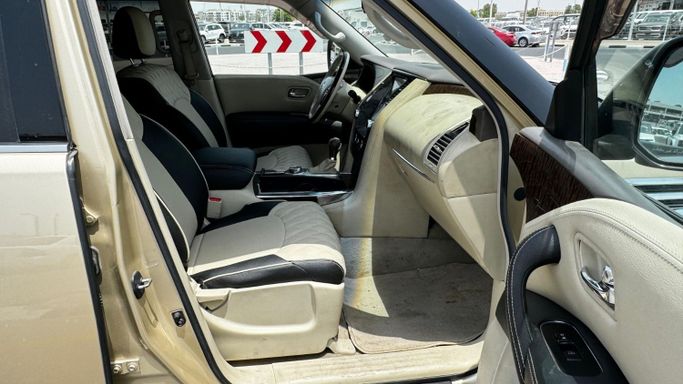 Подержанный Nissan Patrol VI (Y62), 5.6 л, 2012 в Дубае от Alhamd Motors Золотистый цвет. GCC | AUTO.AE