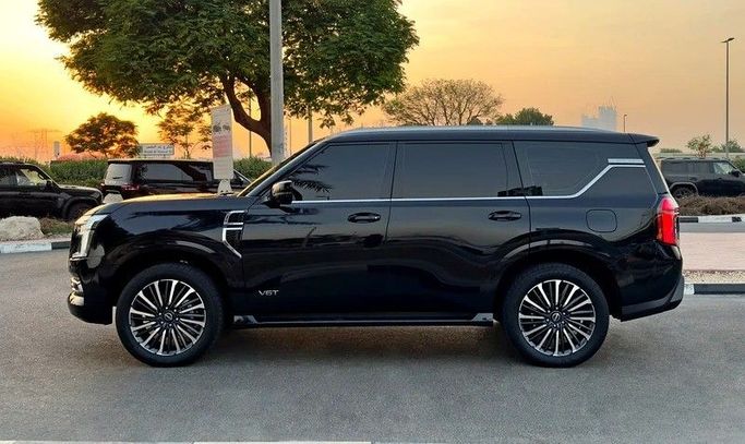 Подержанный Nissan Patrol VII (Y63), 3.5 л, 2025 в Дубае от Q Motors Черный цвет. GCC | AUTO.AE