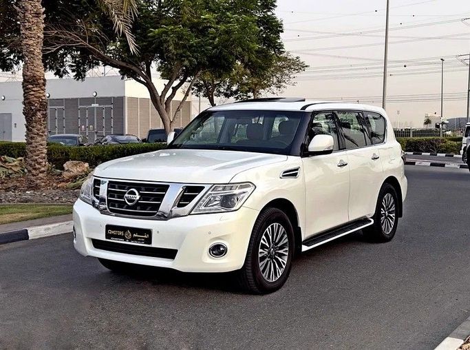 Used Nissan Patrol VI (Y62), 5.6 l, 2012 in Dubai by Q Motors, White color. GCC Specs | AUTO.AE