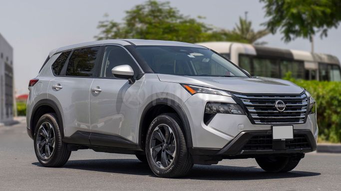Used Nissan Rogue III Facelift, 1.5 l, 2024 in Dubai by Milele, Silver color. Other | AUTO.AE
