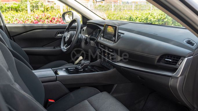 Used Nissan Rogue III Facelift, 1.5 l, 2024 in Dubai by Milele, Silver color. Other | AUTO.AE