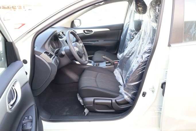 Новый Nissan Sylphy III (China Market) Рестайлинг, 1.6 л, 2025 в Дубае от JES Motors Белый цвет.  | AUTO.AE