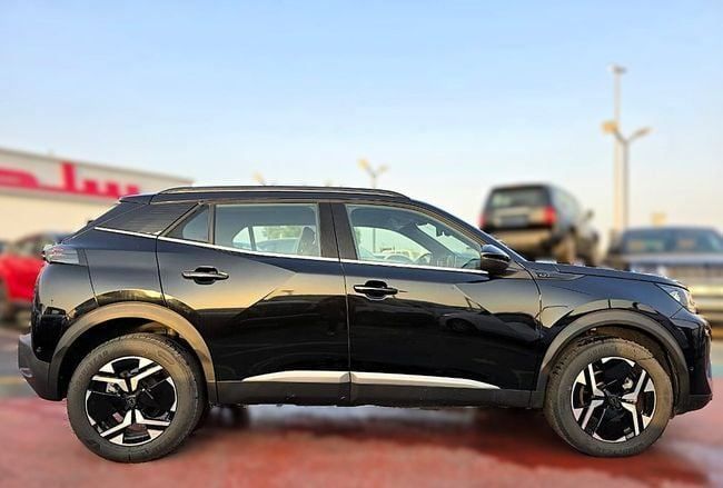 Новый Peugeot 2008 II Рестайлинг, 1.2 л, 2025 в Дубае от Soltan Auto Черный цвет. Европейская | AUTO.AE