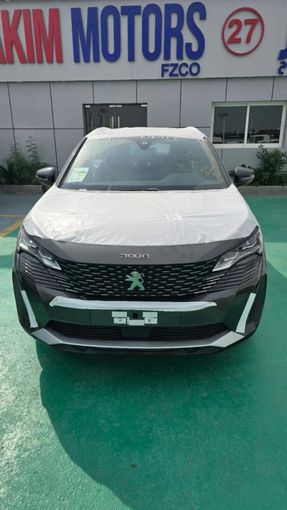Новый Peugeot 3008 II Рестайлинг, 1.6 л, 2025 в Дубае от Mohamed Hakim Motors Серый цвет. GCC | AUTO.AE