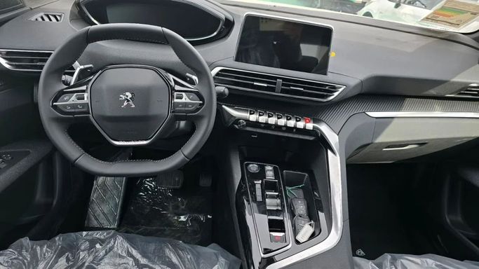 Новый Peugeot 3008 II Рестайлинг, 1.6 л, 2025 в Дубае от Mohamed Hakim Motors Серый цвет. GCC | AUTO.AE
