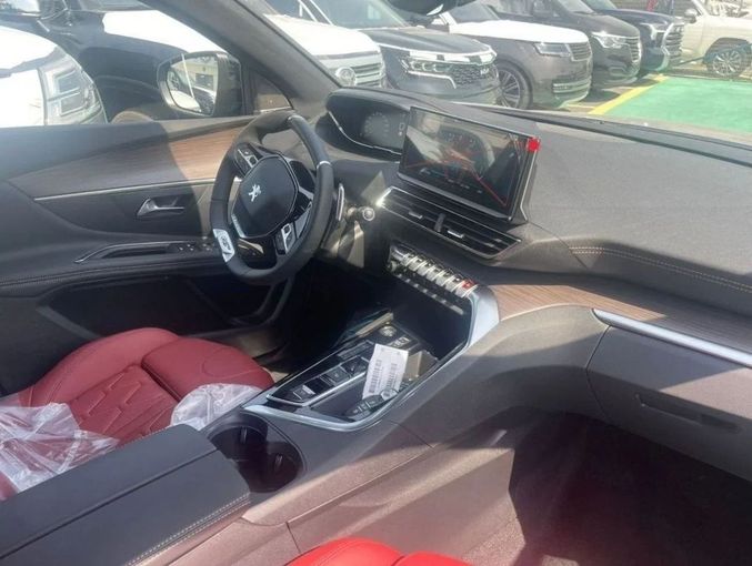 Новый Peugeot 3008 II Рестайлинг, 1.6 л, 2024 в Дубае от Mohamed Hakim Motors Серый цвет. Other | AUTO.AE