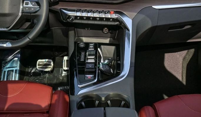 Новый Peugeot 3008 III, 1.2 л, 2023 в Дубае от Mohamed Hakim Motors Черный цвет. Other | AUTO.AE