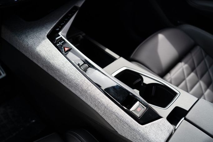 Новый Peugeot 3008 III, 1.2 л, 2025 в Дубае от TRADEX FRANCE MOTORS Черный цвет. Other | AUTO.AE