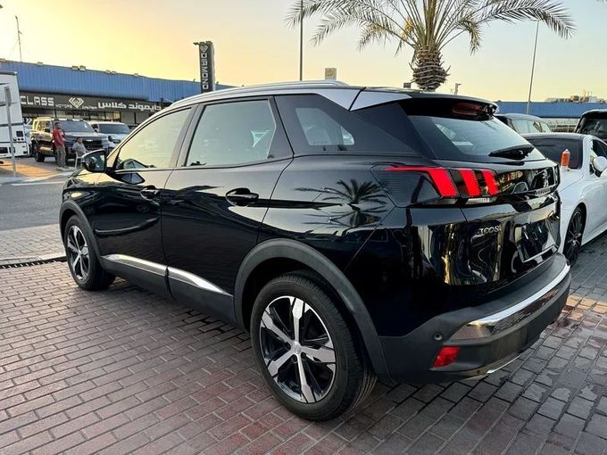 Подержанный Peugeot 308 II Рестайлинг, 1.6 л, 2019 в Дубае от Nice Cars Motos Черный цвет. GCC | AUTO.AE