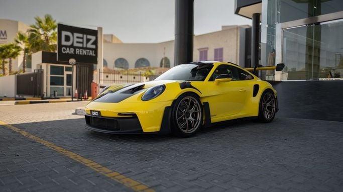 Porsche 911 GT3 RS 992, 2024 رياضي كوبيه rs للإيجار في في دبي من DEIZ، اللون أصفر | AUTO.AE