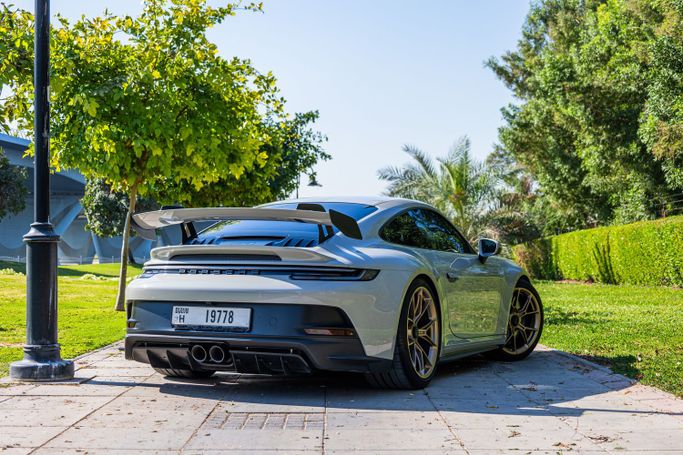 Porsche 911 GT3 992, 2023 رياضي كوبيه للتأجير في في دبي من POF RENTAL، اللون رمادي | AUTO.AE