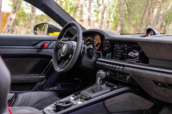 Porsche 911 GT3 RS 992, 2024 رياضي كوبيه rs للتأجير في في دبي من POF RENTAL، اللون أصفر | AUTO.AE