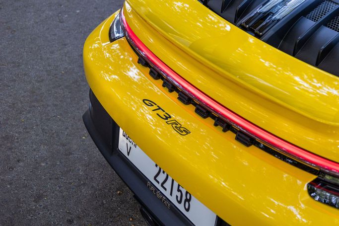 Porsche 911 GT3 RS 992, 2024 رياضي كوبيه rs للتأجير في في دبي من POF RENTAL، اللون أصفر | AUTO.AE