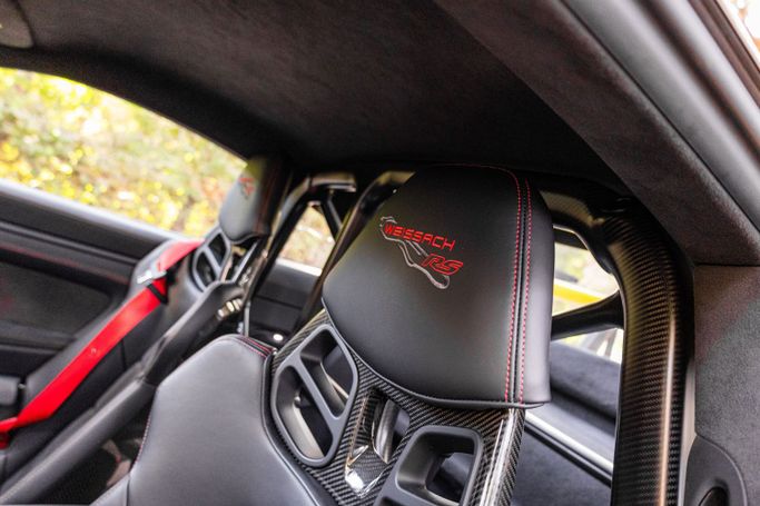 Porsche 911 GT3 RS 992, 2024 رياضي كوبيه rs للتأجير في في دبي من POF RENTAL، اللون أصفر | AUTO.AE
