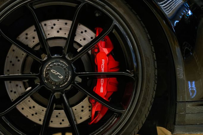 Подержанный Porsche 911 GT3 991 Рестайлинг, 4.0 л, 2018 в Дубае от ALO CARS USED CARS LLC Черный цвет. GCC | AUTO.AE
