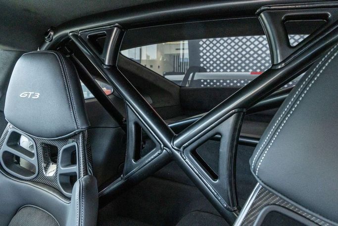 جديدة Porsche 911 GT3 992, 4.0 l, 2024 في في دبي من Laith Alobaidi Motors، اللون أبيض. المواصفات الأوروبية | AUTO.AE