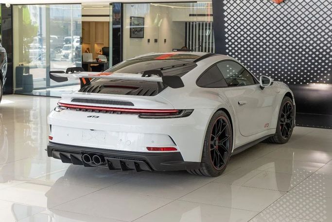 جديدة Porsche 911 GT3 992, 4.0 l, 2024 في في دبي من Laith Alobaidi Motors، اللون أبيض. المواصفات الأوروبية | AUTO.AE