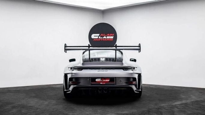 Подержанный Porsche 911 GT3 RS 992, 4.0 л, 2024 в Дубае от Al Ain Class Motors Серый цвет. GCC | AUTO.AE