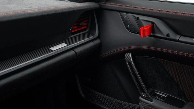 Новый Porsche 911 GT3 RS 992, 4.0 л, 2024 в Дубае от Al Ain Class Motors Красный цвет. GCC | AUTO.AE