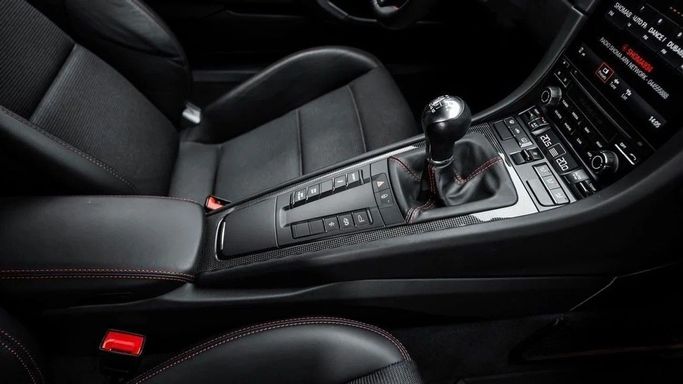 Used Porsche 911 GT3 Touring 991 Facelift, 4.0 l, 2018 in Dubai by Al Ain Class Motors, White color. GCC Specs | AUTO.AE