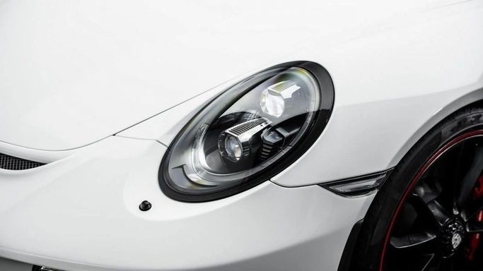 Used Porsche 911 GT3 Touring 991 Facelift, 4.0 l, 2018 in Dubai by Al Ain Class Motors, White color. GCC Specs | AUTO.AE