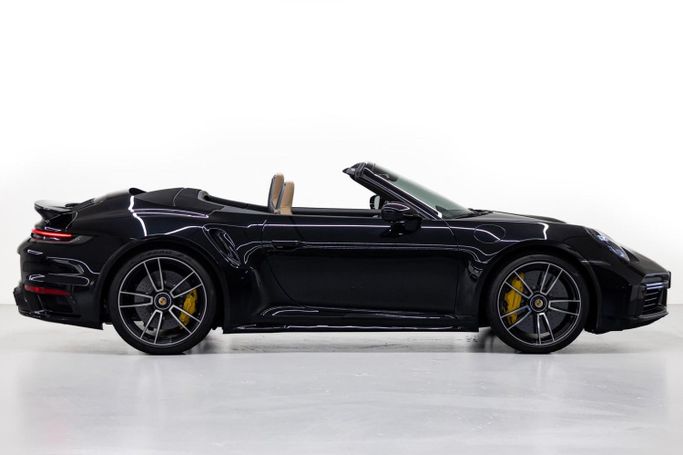 Новый Porsche 911 Turbo VIII (992), 3.7 л, 2022 в Дубае от PUPIL OF FATE MOTORS Черный цвет. Европейская | AUTO.AE