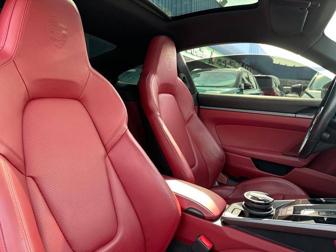 مستعملة Porsche 911 Carrera VIII (992), 3.0 l, 2021 في في دبي من Philippine Used Cars Showroom، اللون فضي. مواصفات الخليج | AUTO.AE