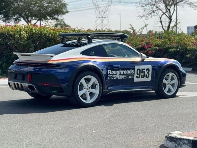 مستعملة Porsche 911 Dakar VIII (992), 3.0 l, 2023 في في دبي من Royal Motors، اللون أزرق. المواصفات الأوروبية | AUTO.AE